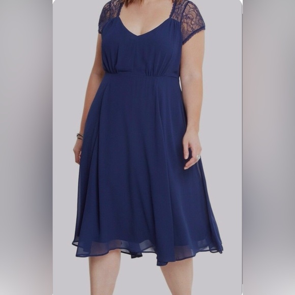 torrid Dresses & Skirts - Torrid navy chiffon ss lace yoke midi dress